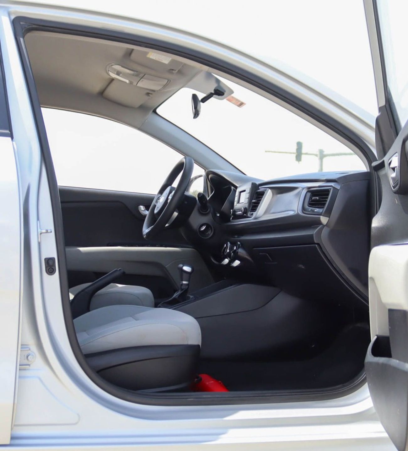 Kia Rio EX 1.4L (107 HP) Hatchback Kia Rio 1.4L 2019 GCC accident free in excellent condition 528 P.M