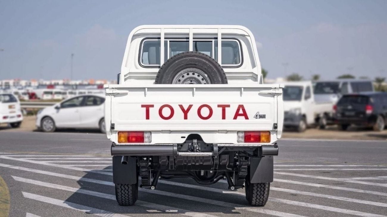 Toyota Land Cruiser Pick Up Toyota Land Cruiser Pickup LC79 4.2L Diesel MT 2024_White