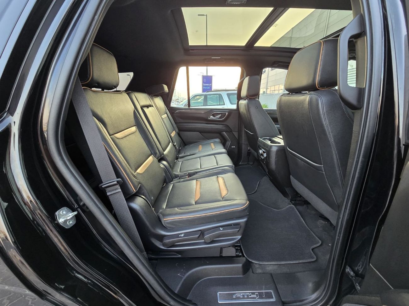 GMC Yukon AT4 5.3L GMC YUKON AT4 2022// GCC// UNDER WARRANTY// FSH// ORIGINAL PAINT