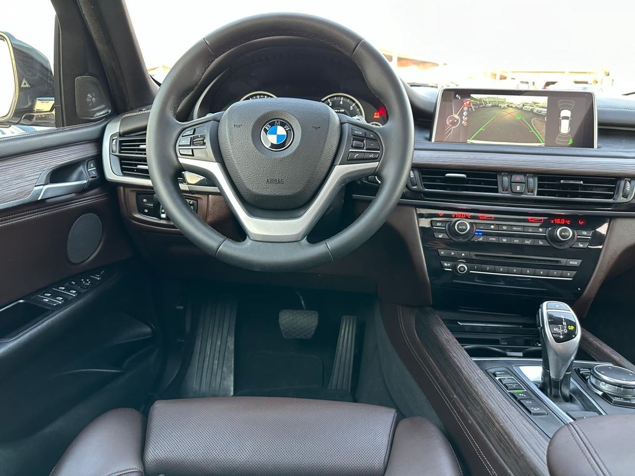 بي أم دبليو X5 50i لاكجري