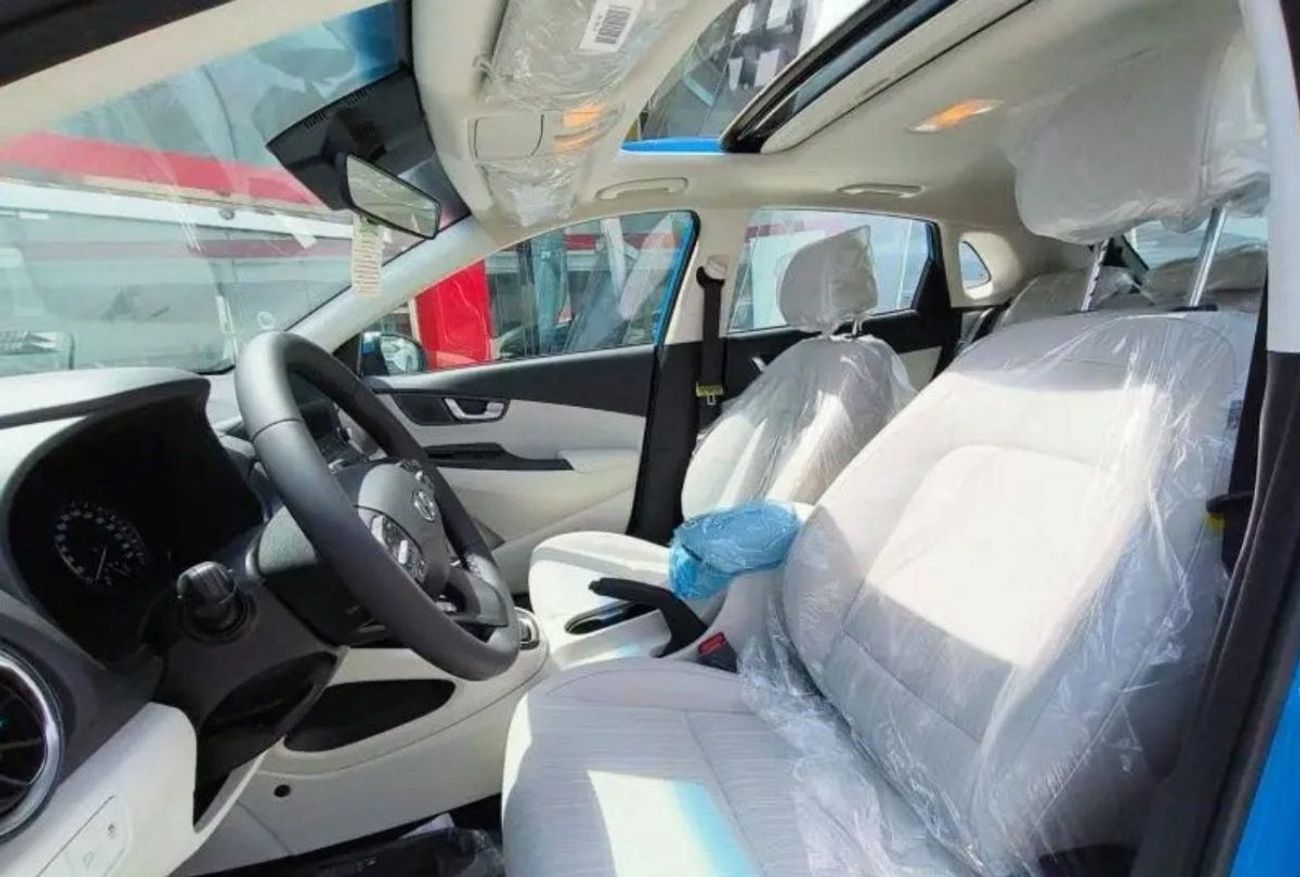 Hyundai Kona Comfort 2000cc Petrol FWD Wheels 17' Sunroof , Smart Entry , Remote starter , Screen