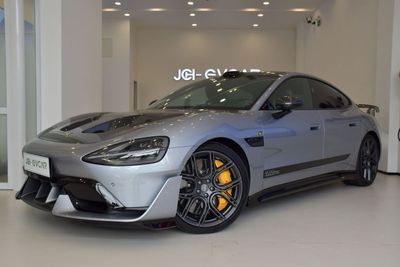 شاومى SU7 ultra