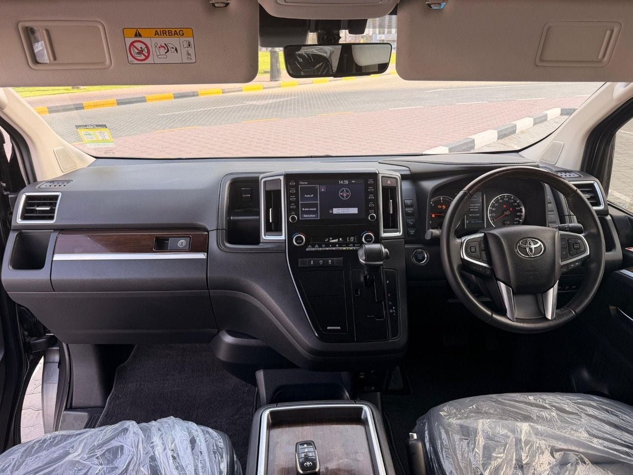 تويوتا جرافينا Right Hand Drive