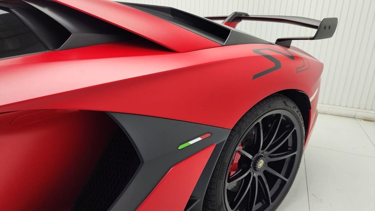 لامبورغيني أفينتادور 6.5L V12