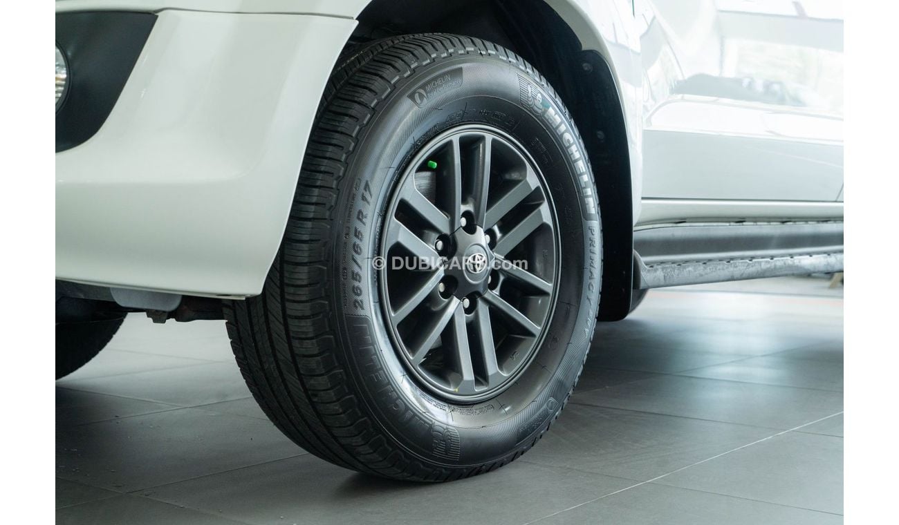 Toyota Fortuner 2015 Toyota Fortuner TRD 4.0L V6 / 7-Seater / Full Option