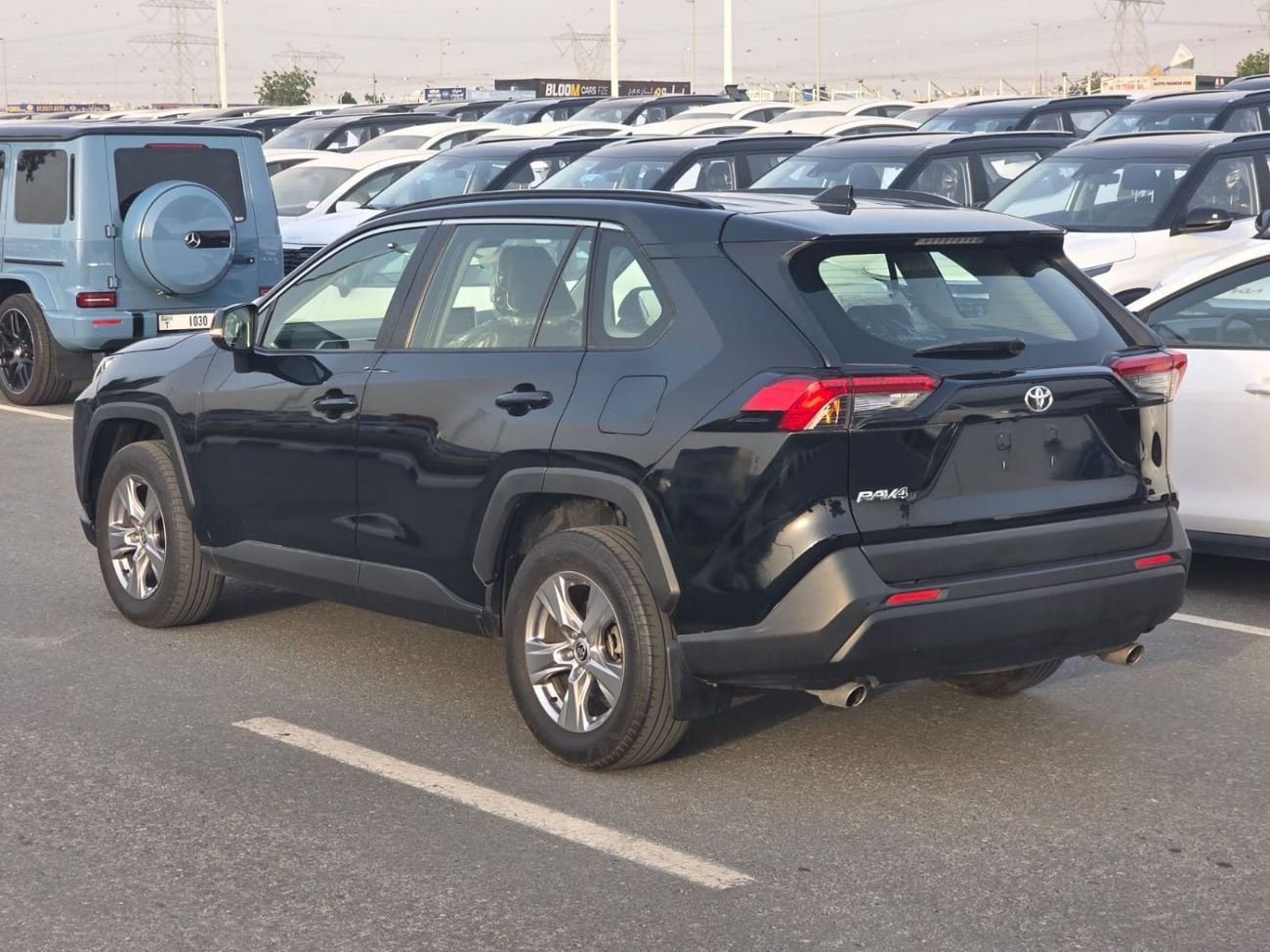 Toyota RAV4 XLE Toyota Rav4 ,Petrol 2.0L ,Right Hand Drive ,Only For Export Available
