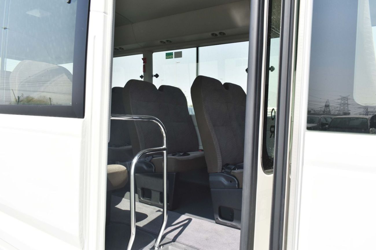 تويوتا كوستر 2.7L (23-Seater)