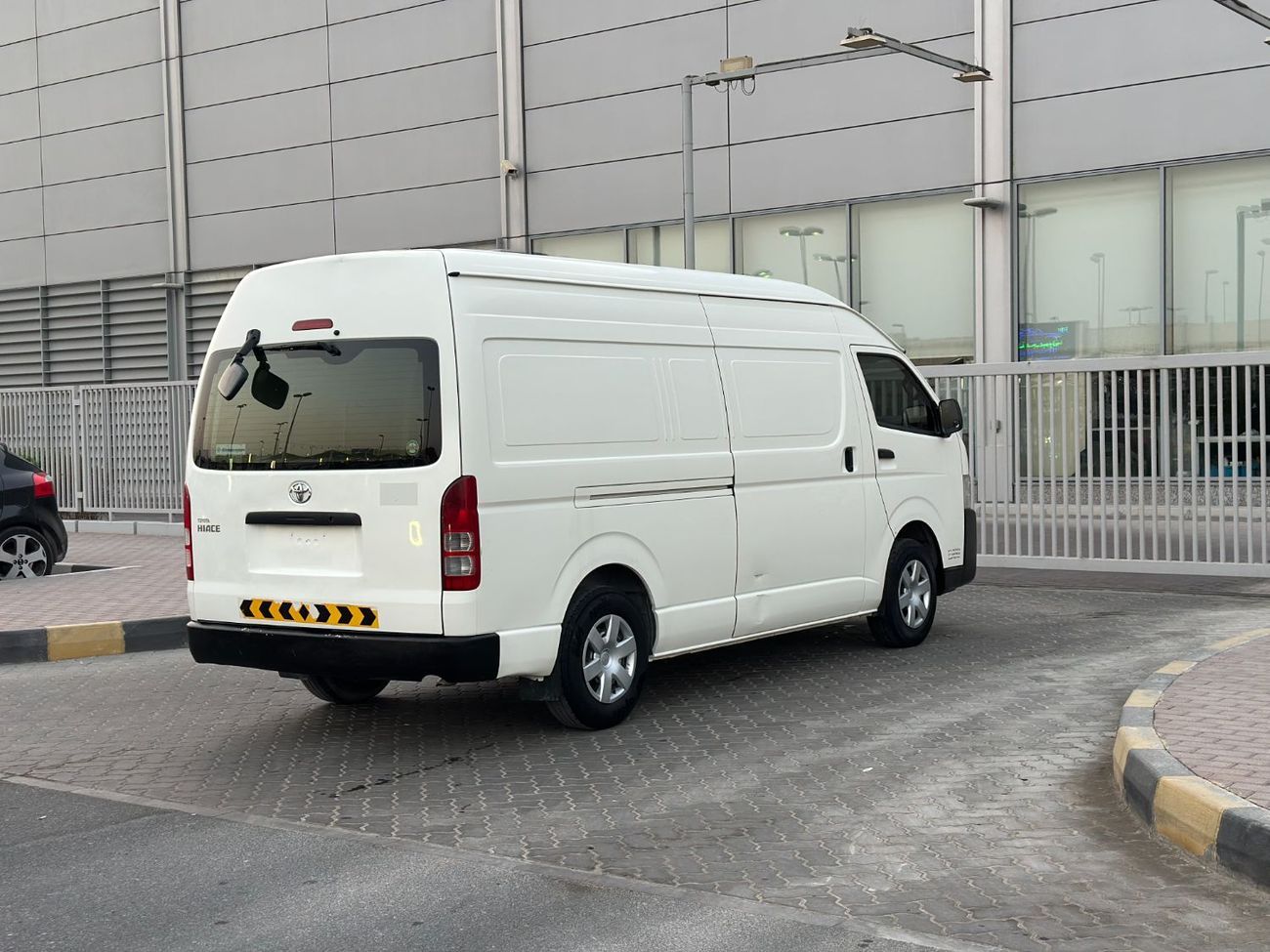 Toyota Hiace GL -Standard Roof  Panal Van 2.7L