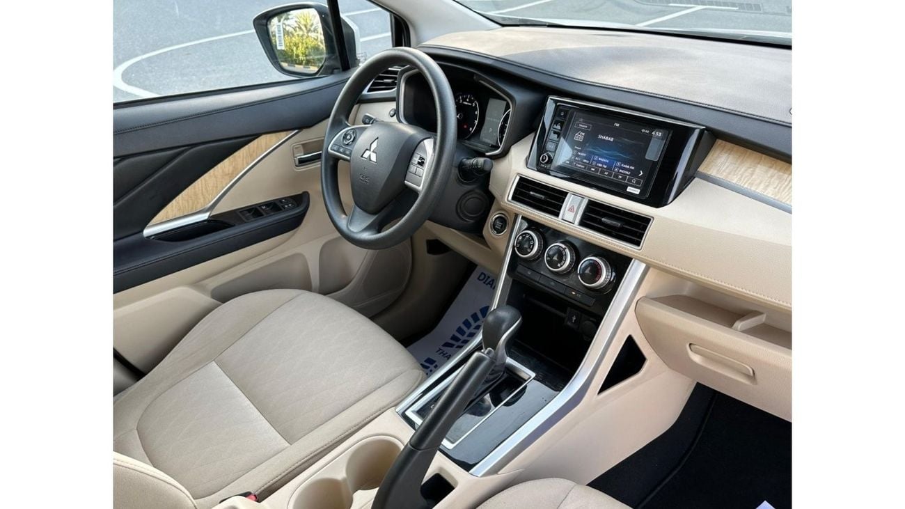 Mitsubishi Xpander Mitsubishi xpander 2023 1.5L // FSH // ORGINAL PAINT // LOW MILEAGE // UNDER WARRANTY