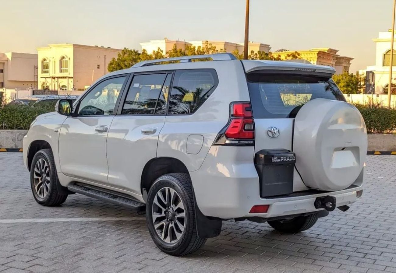 Toyota Prado Toyota prado 2022MODEL 4.0 Txl Petrol Engine Colour white push start Transmission Automatic Interior