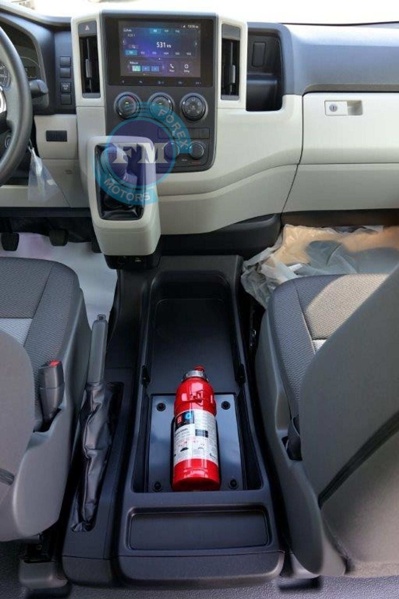 Toyota Hiace V6 3.5L 13 Seater