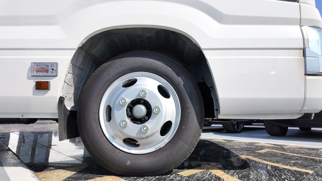 تويوتا كوستر 2026 Toyota Coaster High-Roof 23-Seaters 4.0L 4-Cyl Diesel M/T RWD