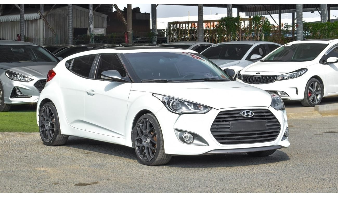 Used Hyundai Veloster 2011 for sale in Dubai - 684952