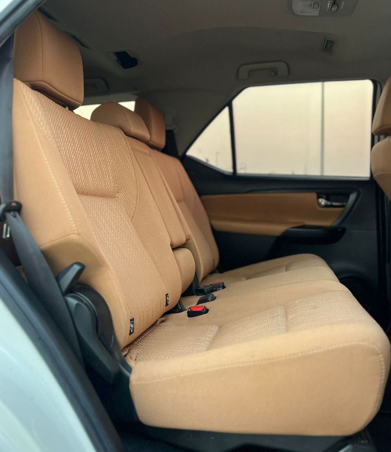 Toyota Fortuner 2020 Toyota Fortuner EXR 2.7L V4 - AWD 4x4 GCC -  Rear Cam - Cruise Control - 2025 Shape Modified