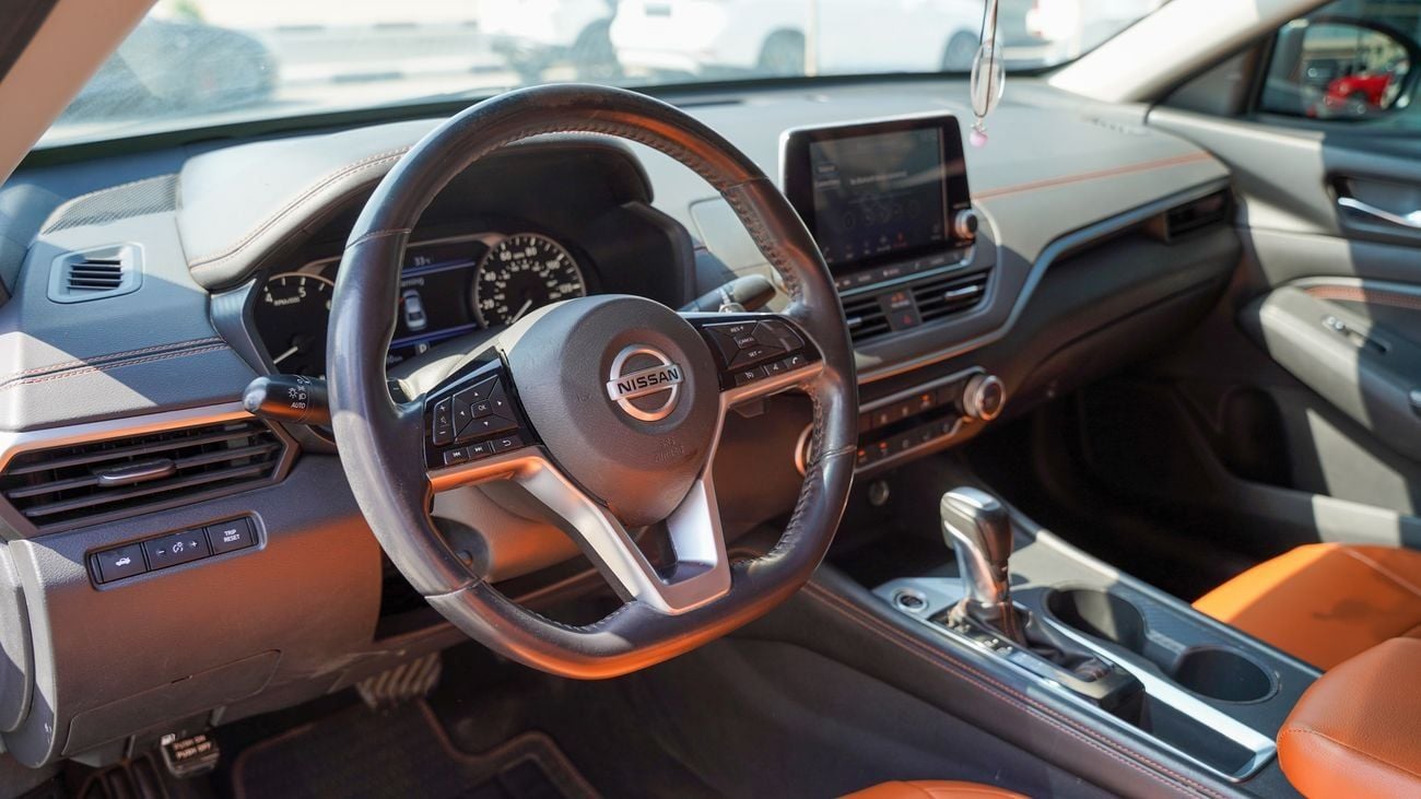 نيسان ألتيما