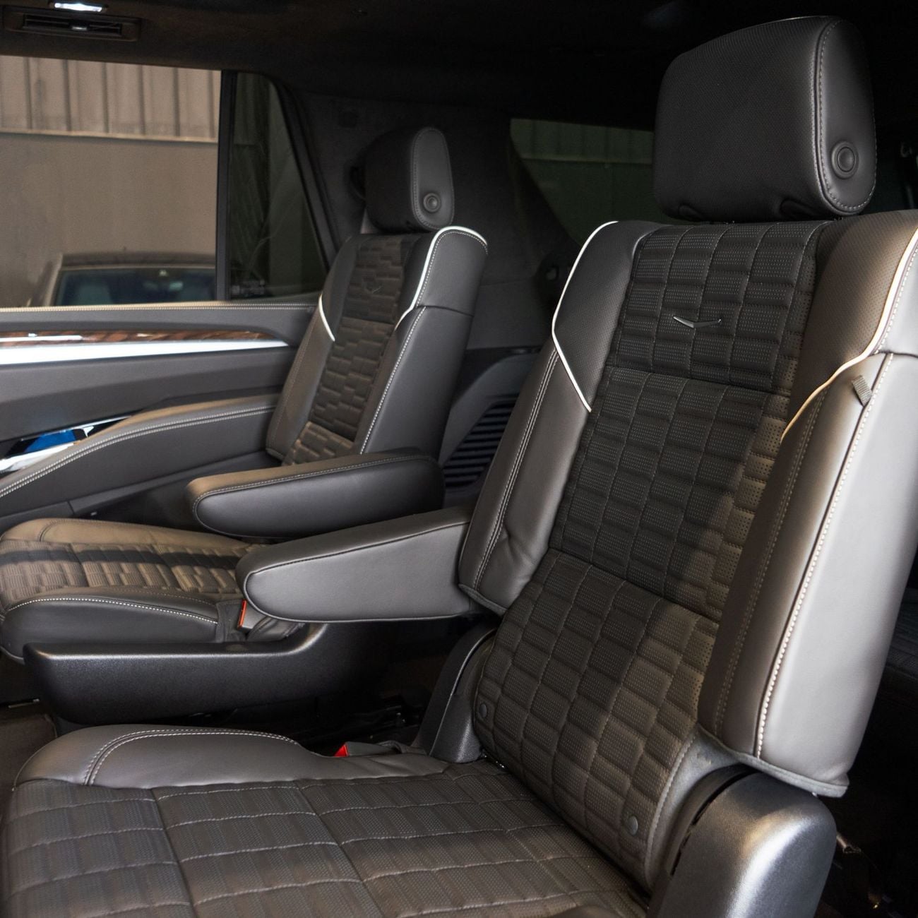 Cadillac Escalade Premium Luxury Platinum 6.2L AWD AED 10,349 P.M • 0% Downpayment • Escalade Premium Luxury Platinum