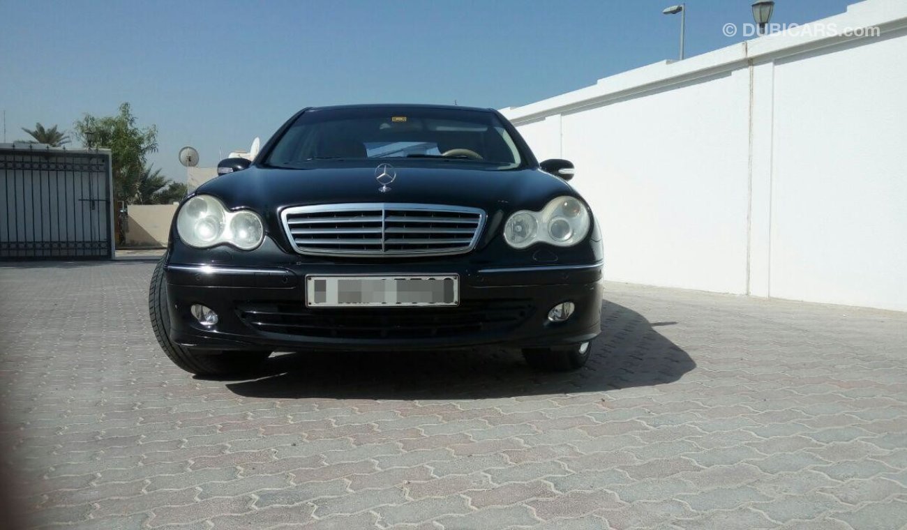 Mercedes-Benz C200