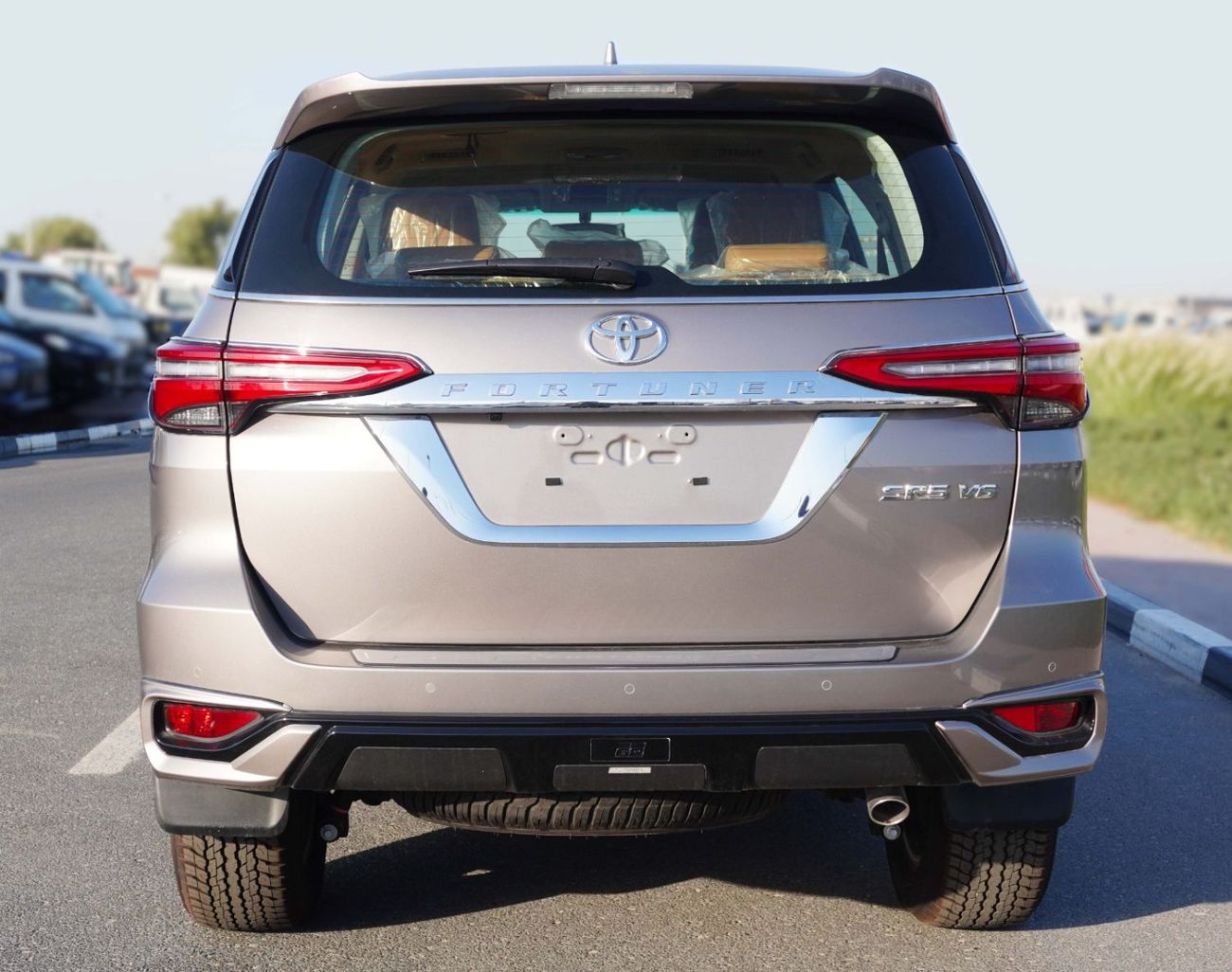 Toyota Fortuner SR5 , 4.0L , PETROL 2026