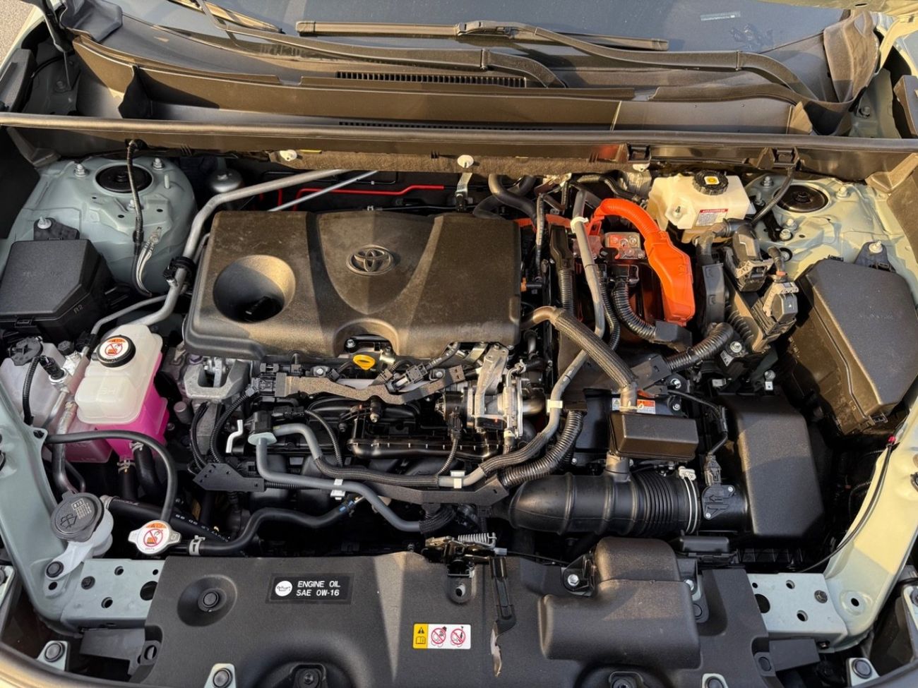 Toyota RAV4 XLE 2.5L 2021 TOYOTA RAV4 XLE HYBRID 4x4 FULL OPTIONS IMPORTED FROM USA