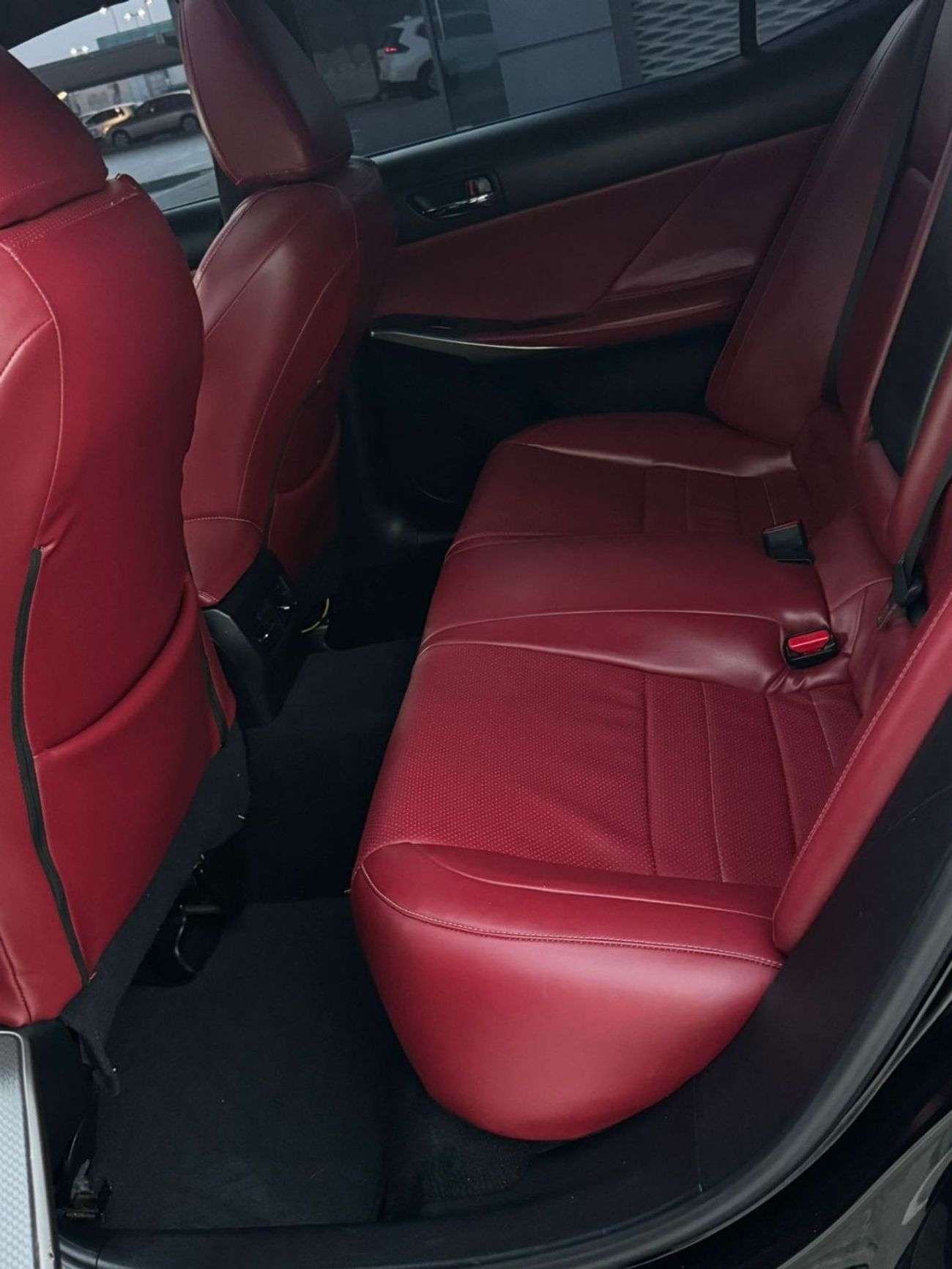 Lexus IS 200 Premier In excellent condition inside and out