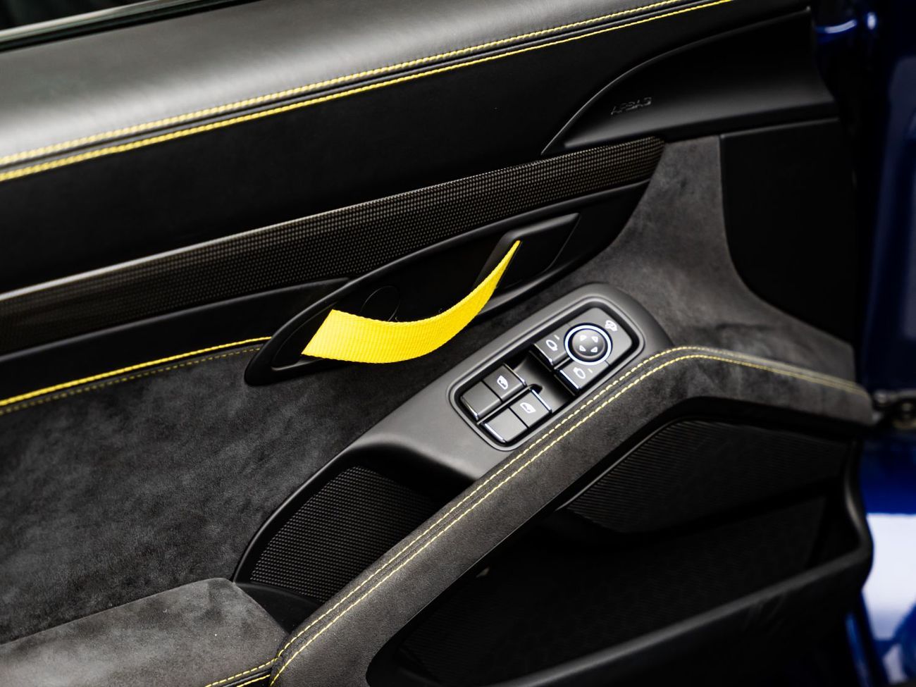 بورش كايمان 718 GT4 4.0L (414 HP) M/T