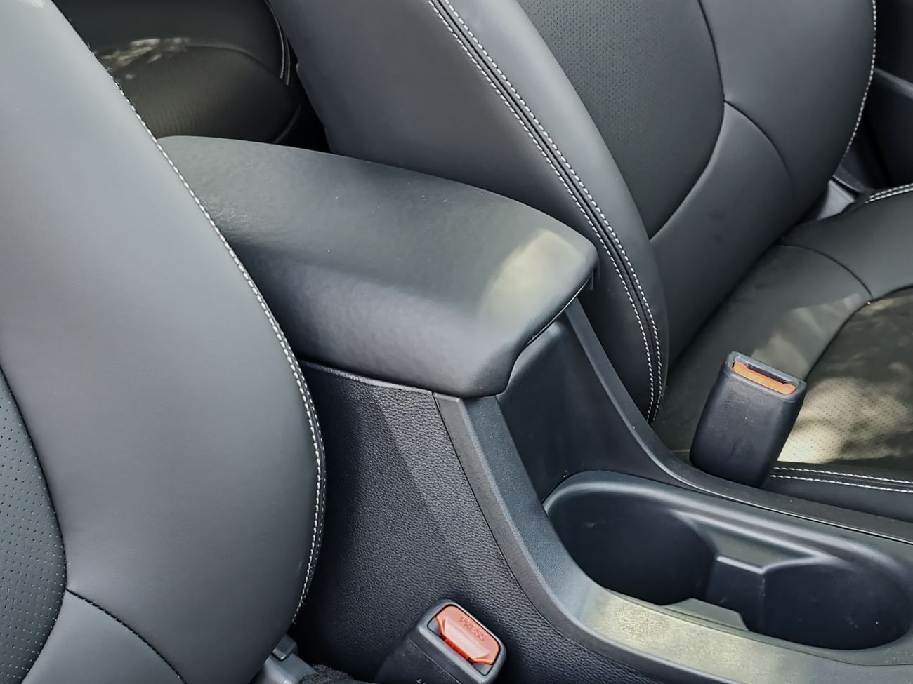 تويوتا كورولا كروس TOYOTA COROLLA CROSS 2.0L ELITE PLUS - FULL - 2025 - BLACK INSIDE BLACK - CHINA