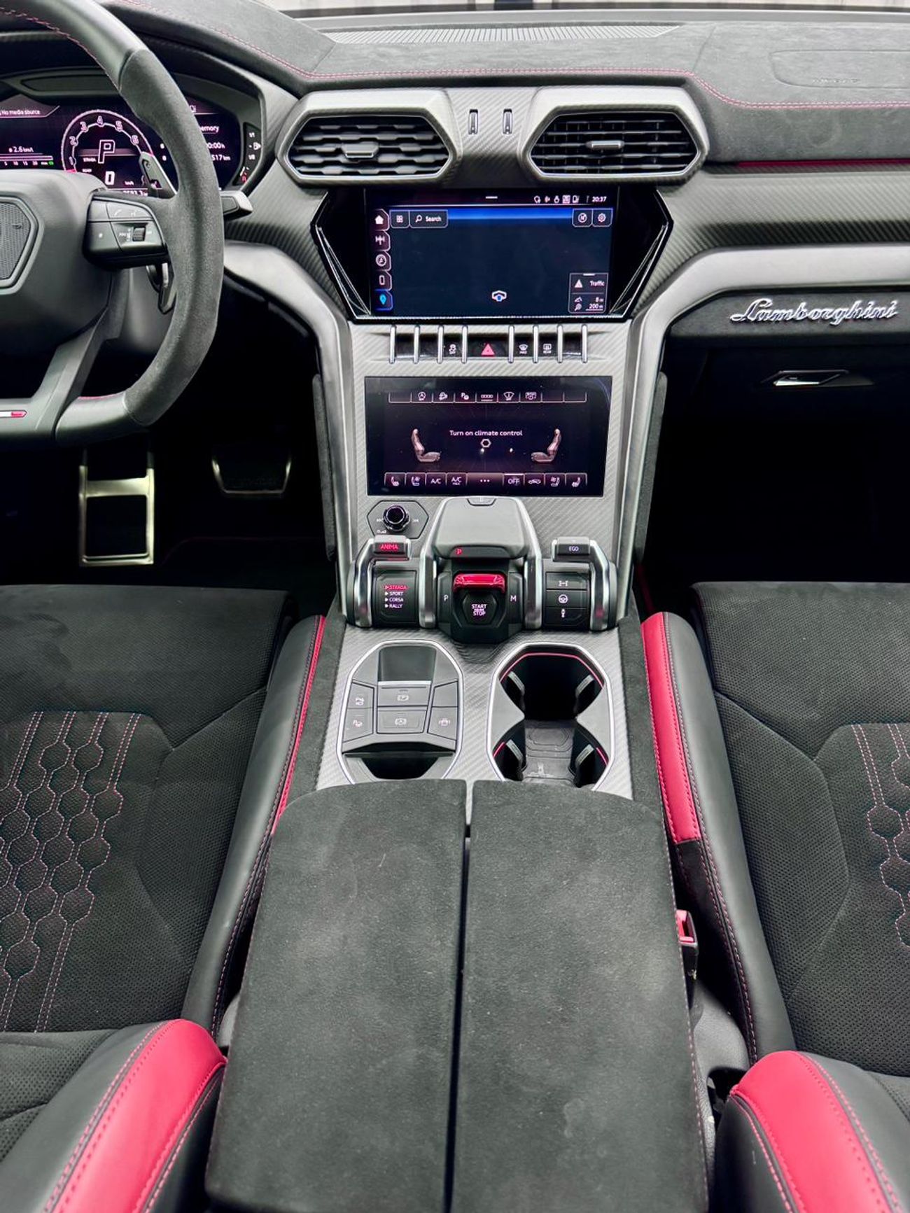 لامبورغيني اوروس 4.0T V8 Performante