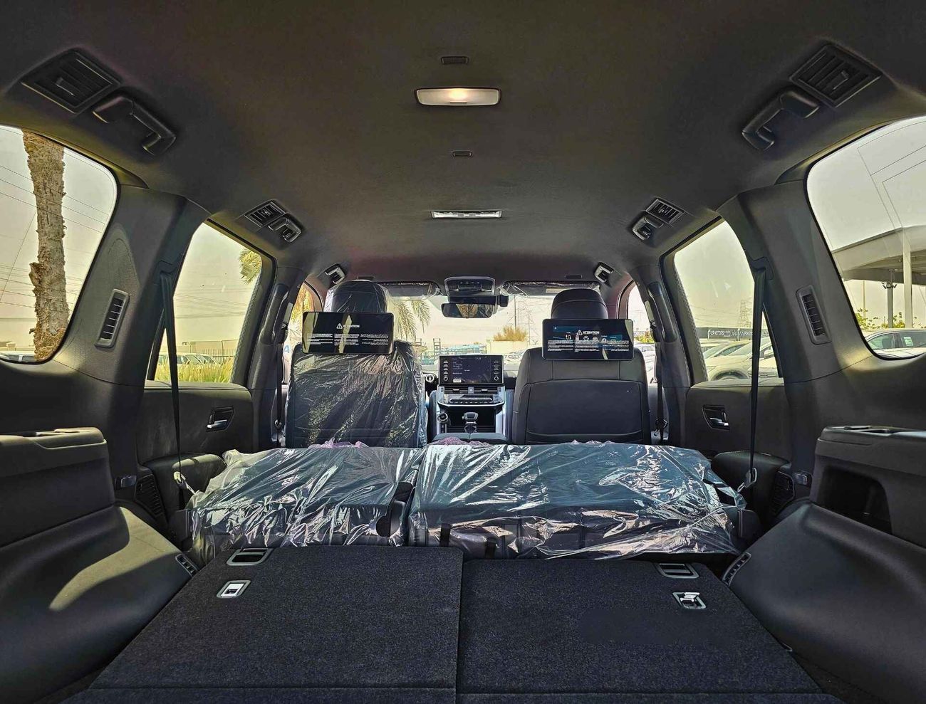 Toyota Land Cruiser LC300 / WINTER PACKAGE / VX / 3.5L / "9" DVD + 360 CAMERA / RADAR (CODE# LCWSR35VXH)