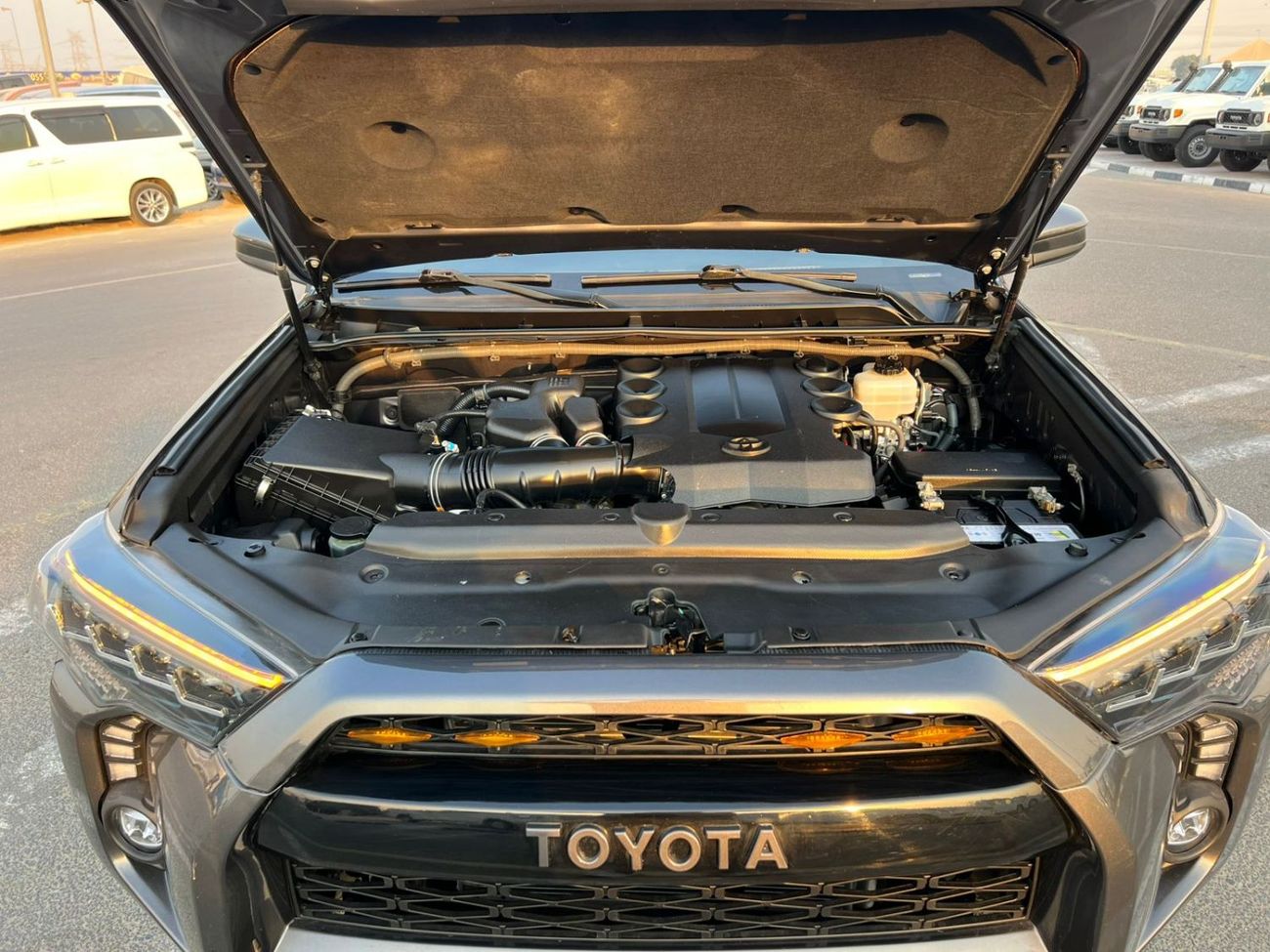 تويوتا Runner4 2015 Toyota 4Runner SR5 Premium - 4.0L V6 - Full Display Rear CAM  - Leather Seat - 72000 Mileage  -