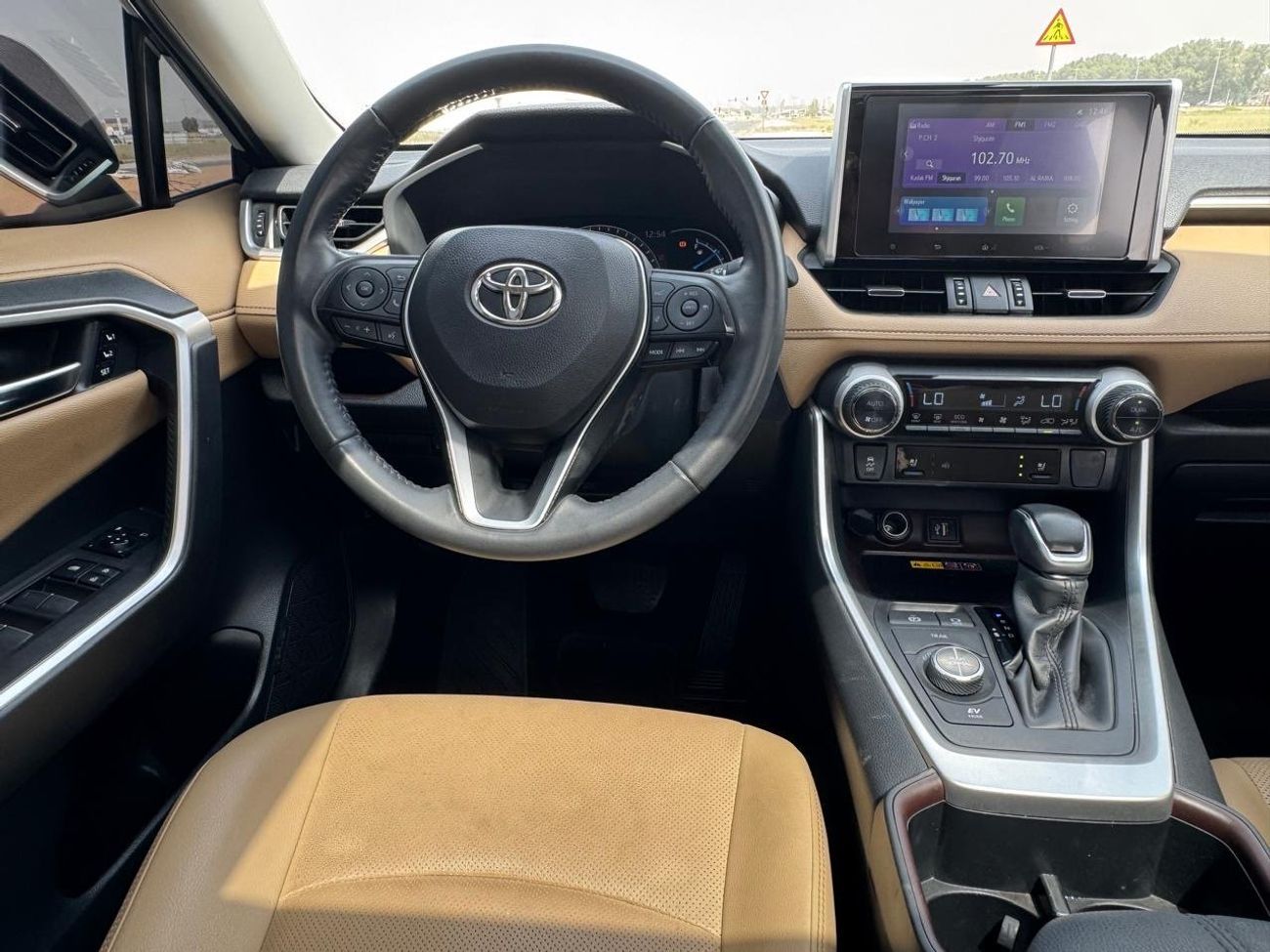 Toyota RAV4 TOP OF RANGE 2024 RAV4 Hybrid GCC,Full option