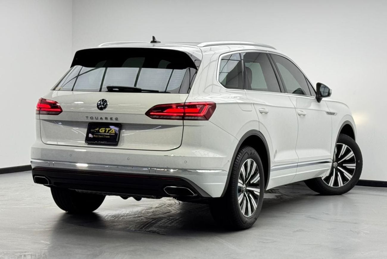 فولكس واجن طوارق 2023 Volkswagen Touareg highline Plus, 2026 VW Warranty + Service Pack, Full VW Service History, GCC