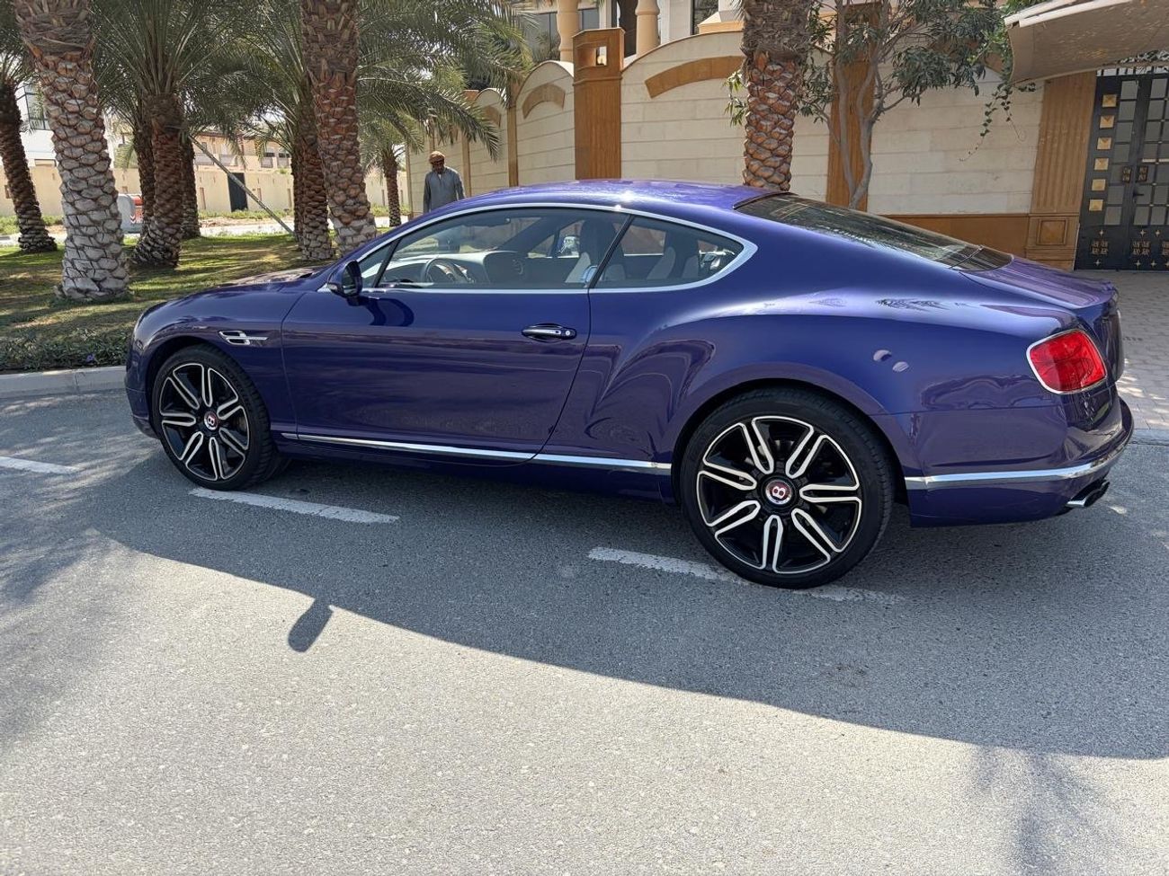 بنتلي كونتيننتال جي تي