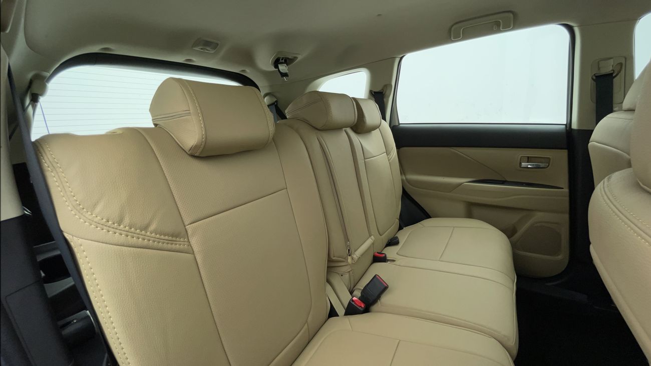 ميتسوبيشي آوتلاندر GLX BASIC 2.4 | بدون دفعة مقدمة | اختبار قيادة مجاني للمنزل