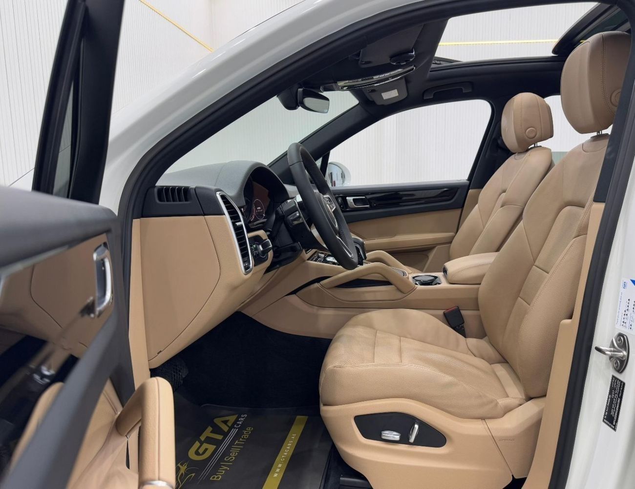 Porsche Cayenne Std 3.0L (340 HP) 2018 Porsche Cayenne, Warranty, Full Porsche Service History, GCC