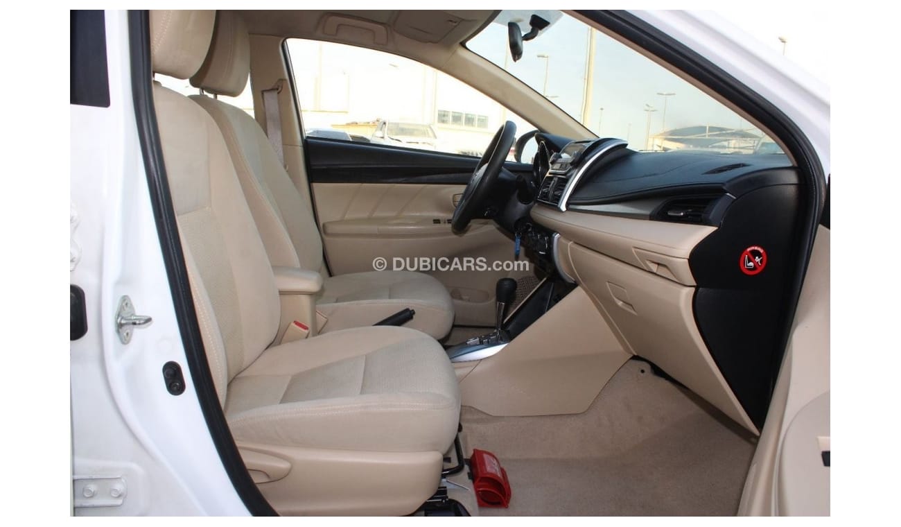 تويوتا يارس تويوتا يارس 2017 خليجي بحالة ممتازة بدون حوادث نظيفه جدا من الداخل والخارج