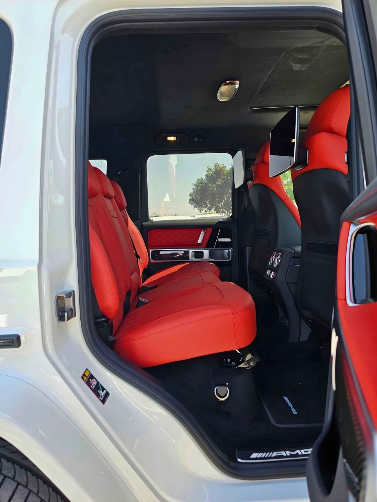 مرسيدس بنز G 63 AMG MERCEDES BENZ G63 AMG BITURBO / 4.0L V8 PETROL/360* CAMERA/SUNROOF WIHT LEATHER SEATS (CODE # G63BT)