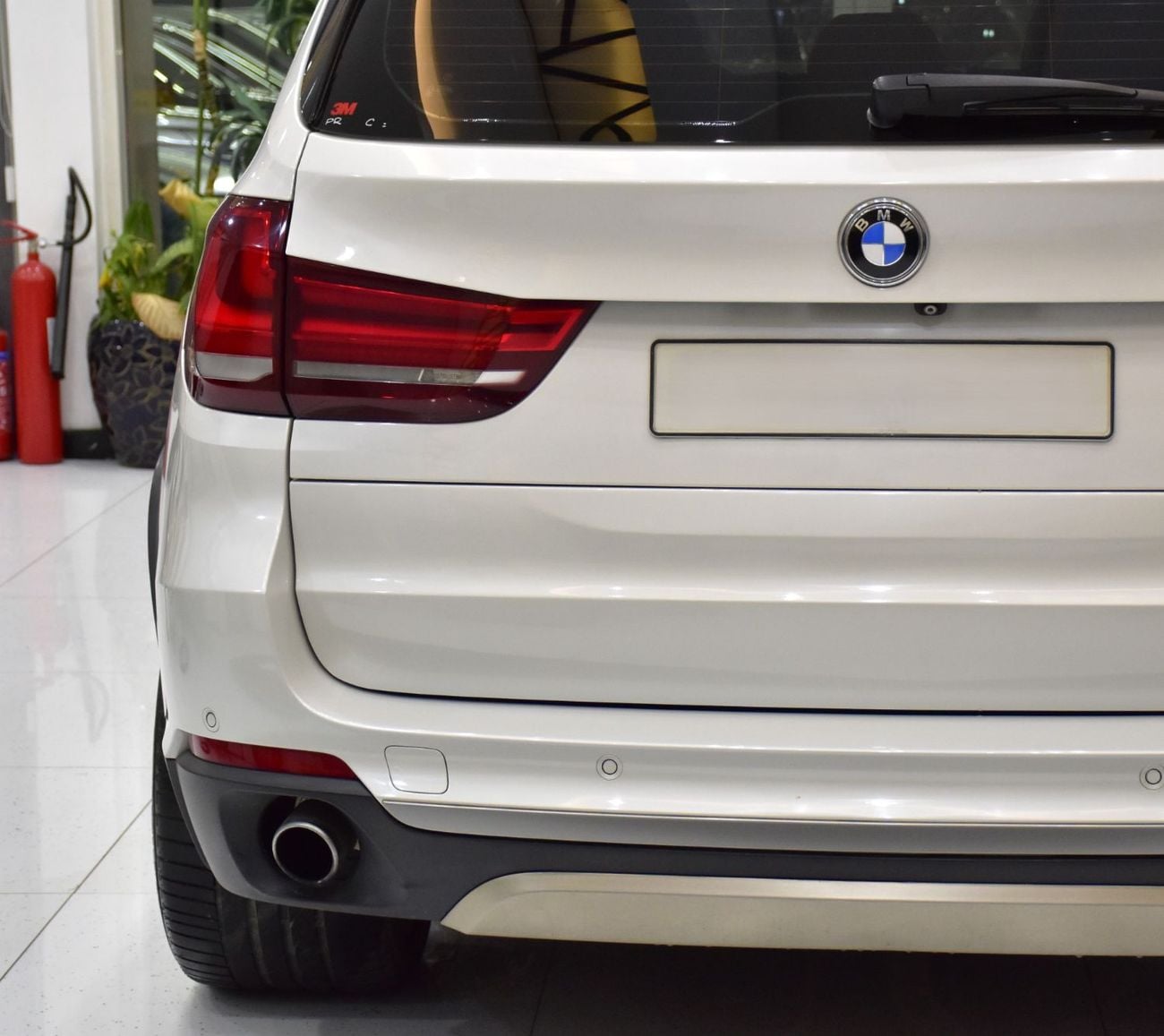 BMW X5 35i EXCLUSIVE EXCELLENT DEAL for our BMW X5 xDrive35i ( 2015 Model ) in White Color GCC Specs