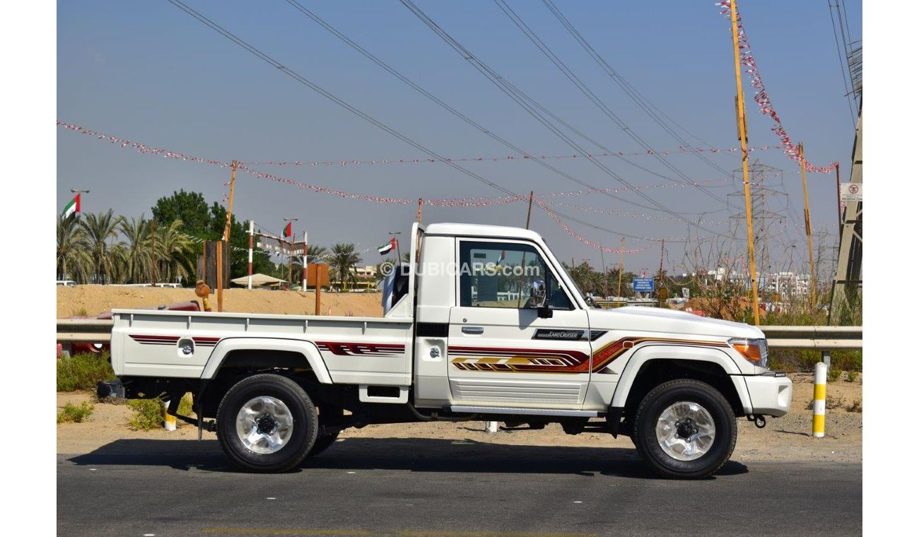 تويوتا لاند كروزر بيك آب CRUISER 79 SINGLE CAB PICKUP LX V6 4.0L PETROL MANUAL TRANSMISSION