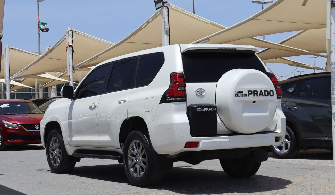 Toyota Prado EXR 4.0L 4WD Toyota Prado - 2019 - GCC - 4.0L - 6 (V )- 7 Seats - 4*4 - Excellent Condition Inside a