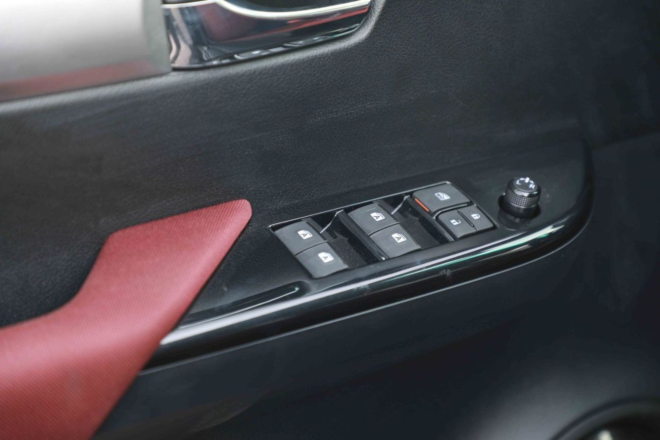 Toyota Hilux 2025 TOYOTA HILUX SR5 4.0 - ATTITUDE BLACK inside RED | Export Only