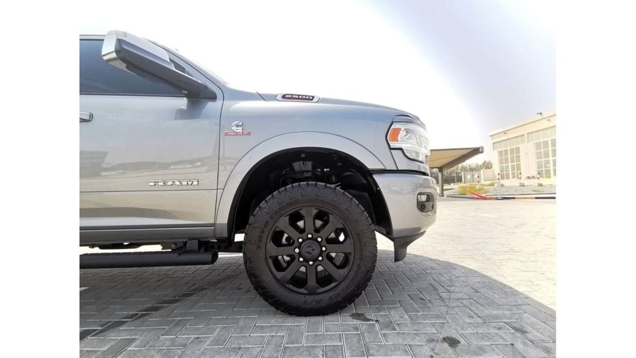 RAM 2500 Dodge RAM Laramie Diesel ( Cummins 6.7L Heavyduty Turbo Diesel ) - 2022 - Silver