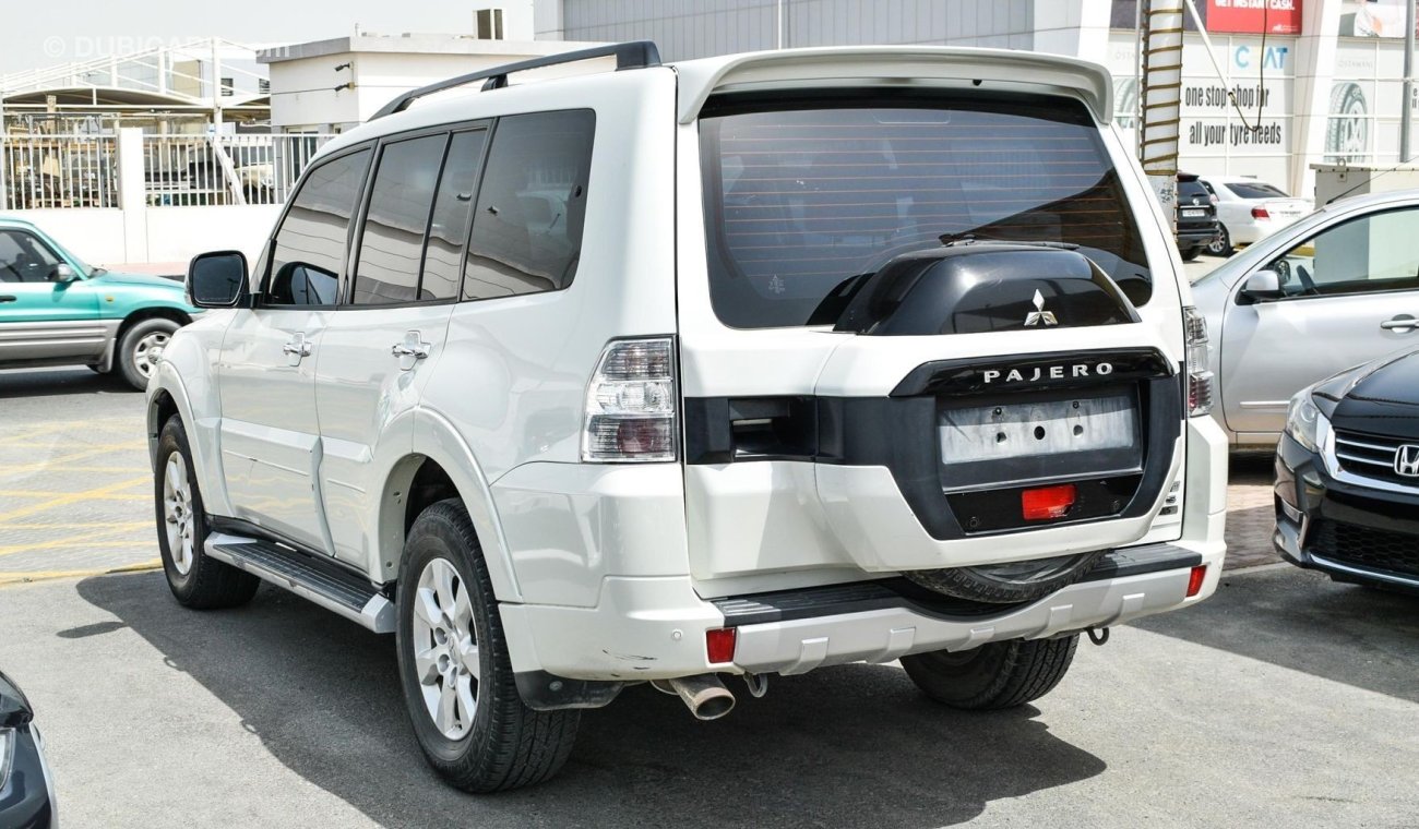 Mitsubishi Pajero GLS V6