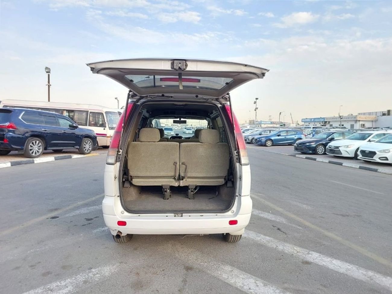 Toyota Lite Ace TOYOTA LITEACE NOAH VAN RHD 1999 MODEL 2.2 L DIESEL AUTOMATIC(PM25262)