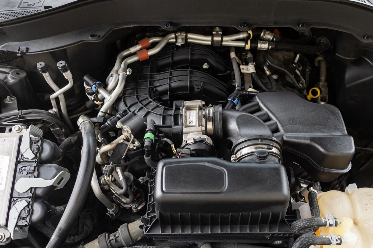 فورد إكسبلورر Base 100A 3.3L RWD