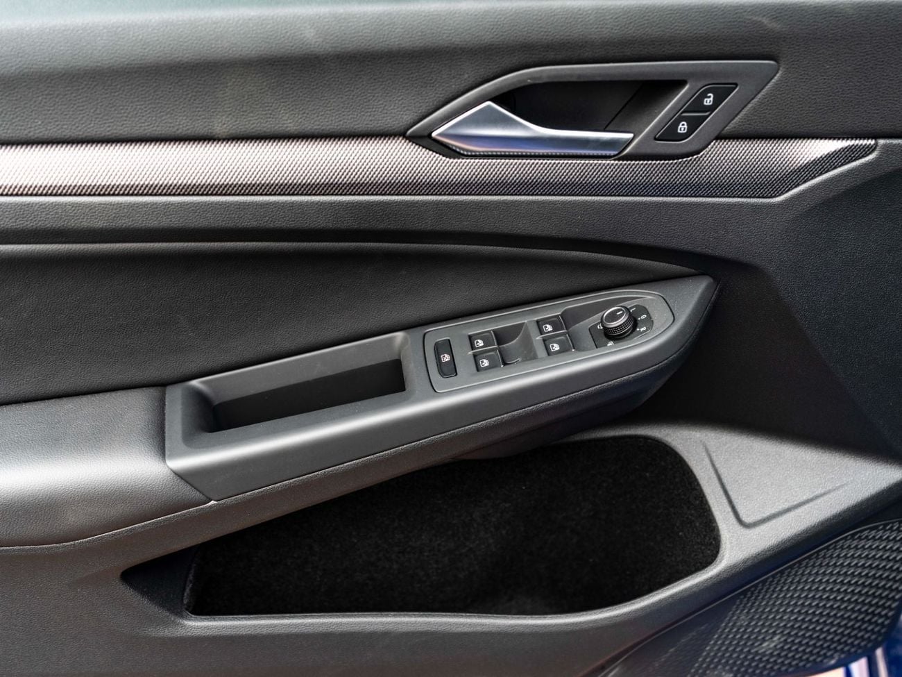 فولكس واجن جولف ار Base 2.0T