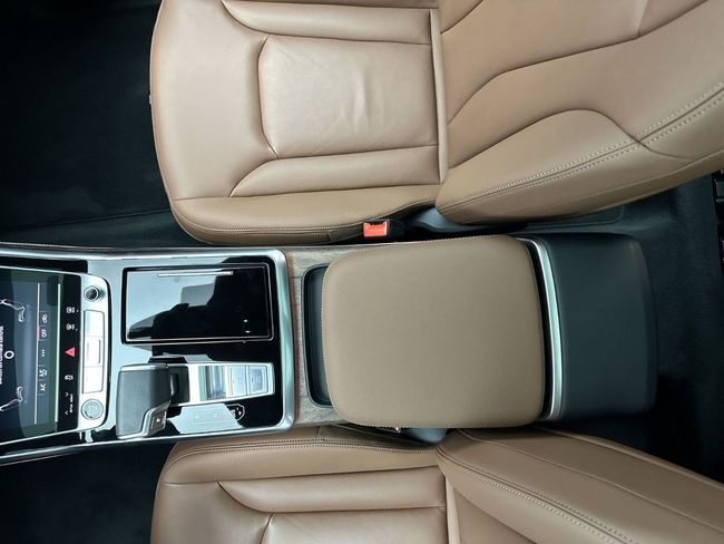 Audi Q7 s Choosing this 3.0-liter V6 variant over the smaller four-cylinder entry, миниатюра 28