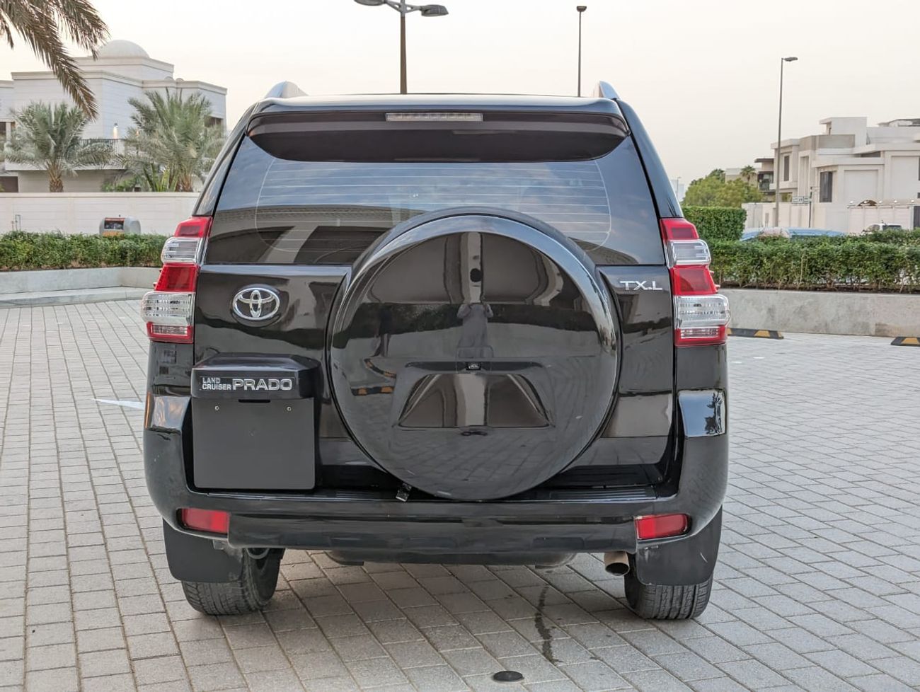 Toyota Prado Toyota landcruser Prado year 2016 petrol engine 7 seater 6 cylinder black colour