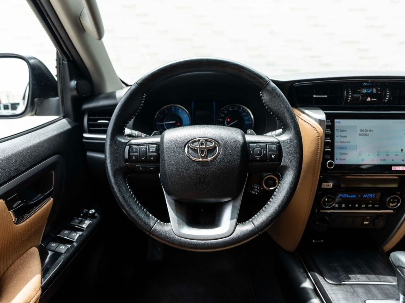 Toyota Fortuner GXR 4.0L (278 HP)