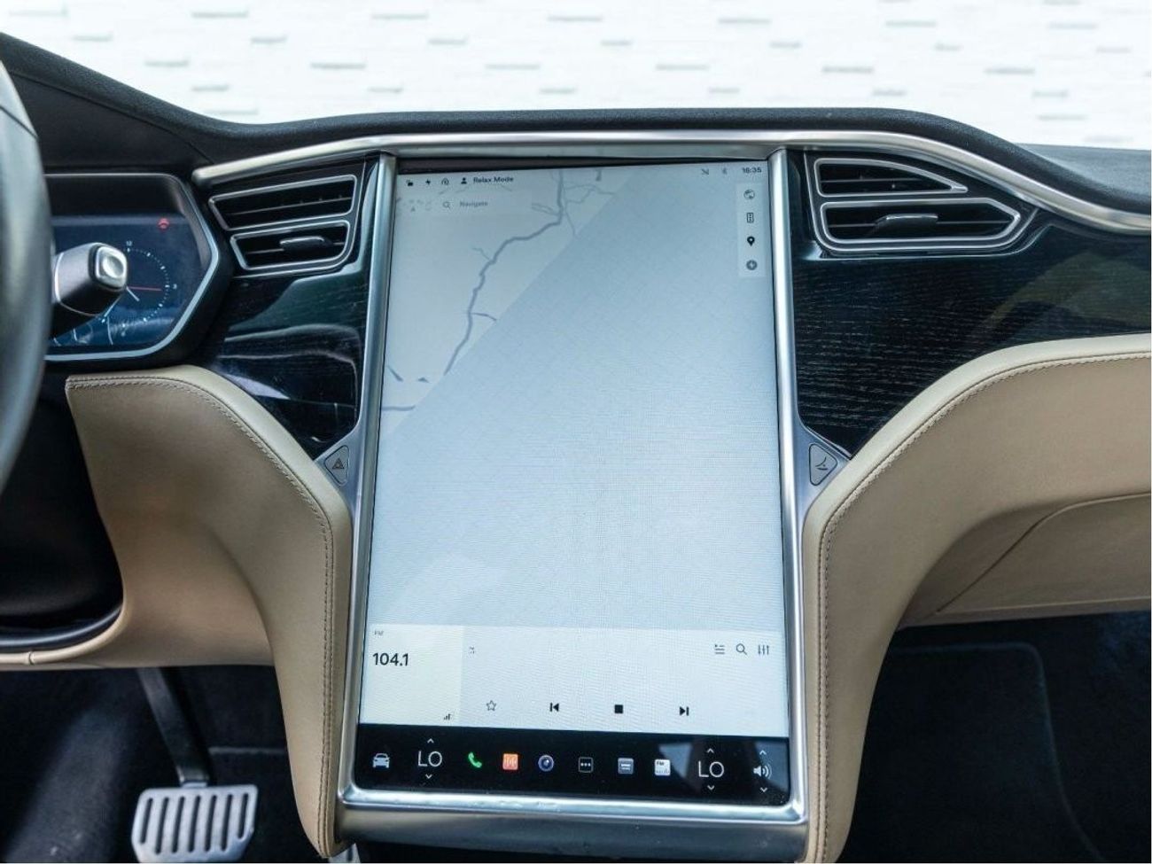 تسلا موديل اكس TESLA MODEL X P 90D LUDICROUS MODE • 7-SEATER • FULLY LOADED • FULL SERVICE TESLA UAE