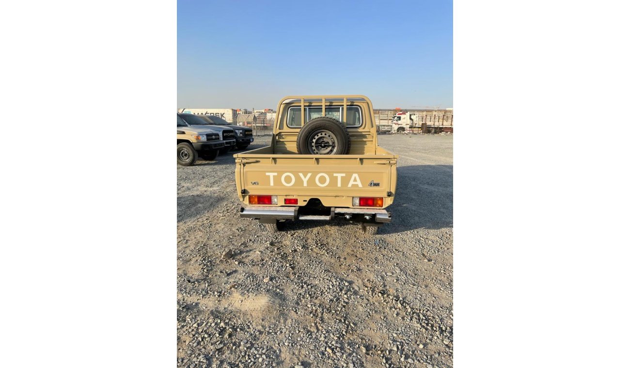 Toyota Land Cruiser Pick Up DOUBLE CABIN V6 PETROL MANUAL TRANSMISSION 2021 MODEL HURRY UP LIMITED STOCK BEIGE COLOR